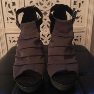 Platform shoes (32)